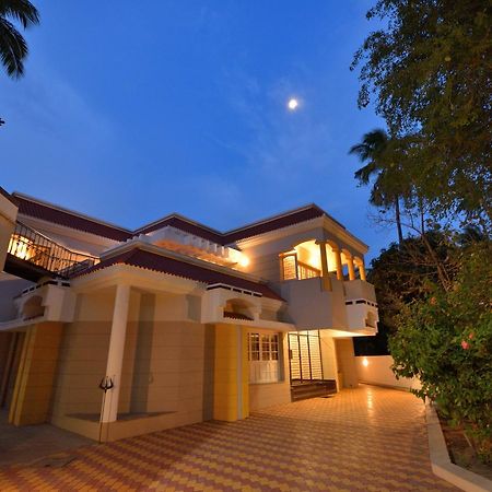 Sri Ranga Krupa Hotel Tiruchirappalli Exterior foto